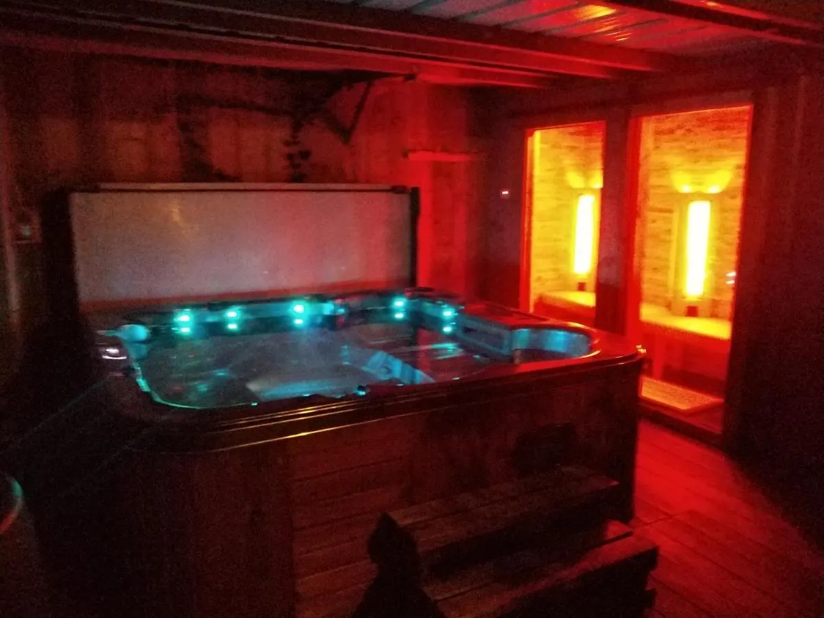 Homestay Sea You Soon Prive Kamer Met Jacuzzi En Sauna Bredene